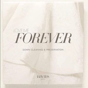 👰David’s bridal preservation kit for wedding gown